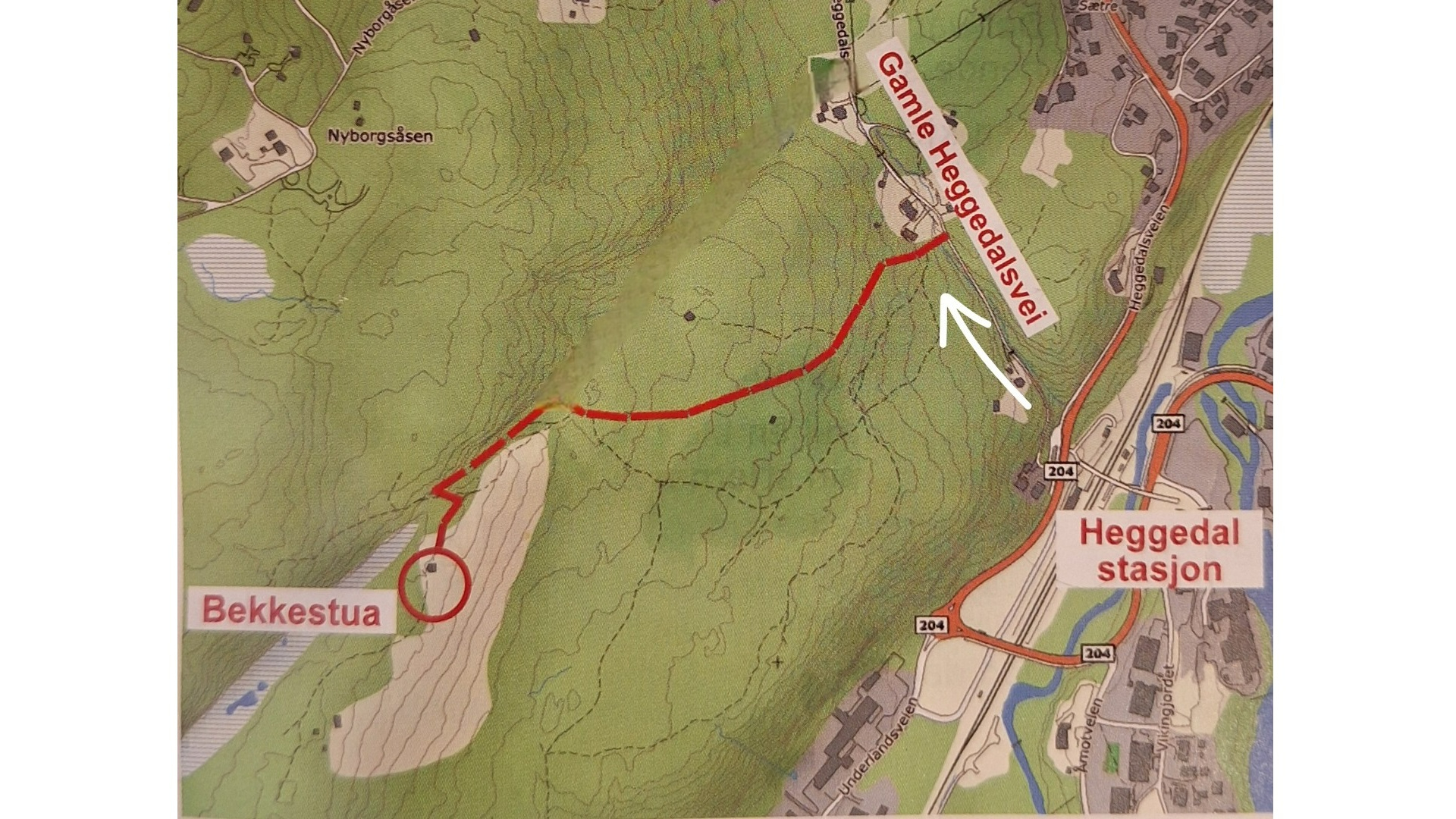Stien fra Gamle Heggedalsvei opp til "Bekkestua".