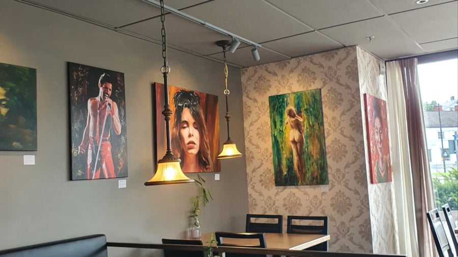 Bilder på veggen hos Intermezzo
