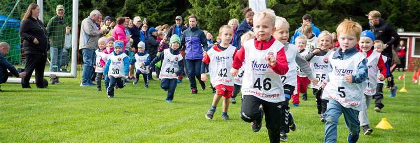 Barn som løper