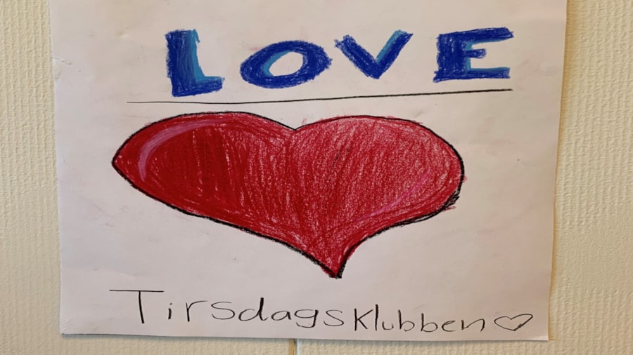 Bilde av tegning med hjerte og teksten "Love Tirsdagsklubben"