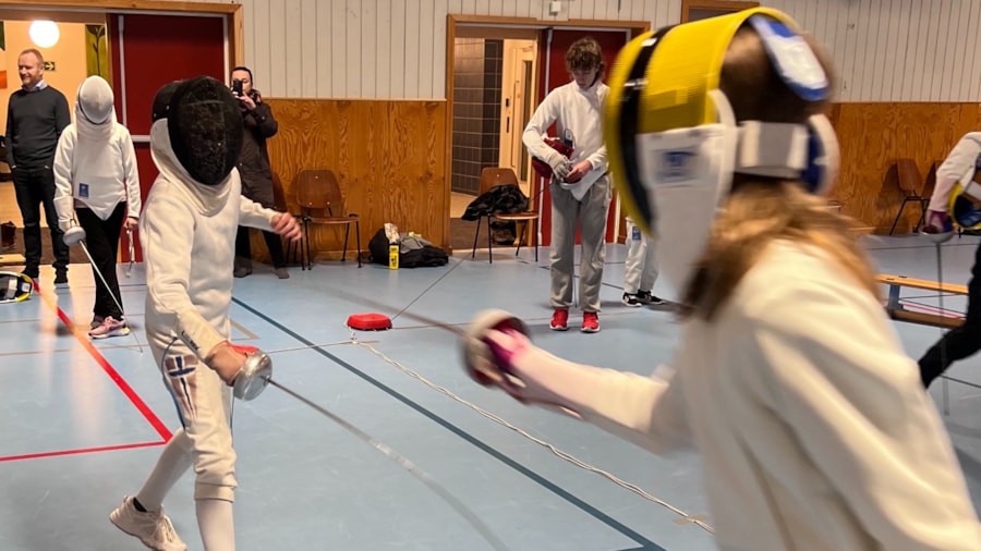 Kampsituasjon med noen av våre unge fektere