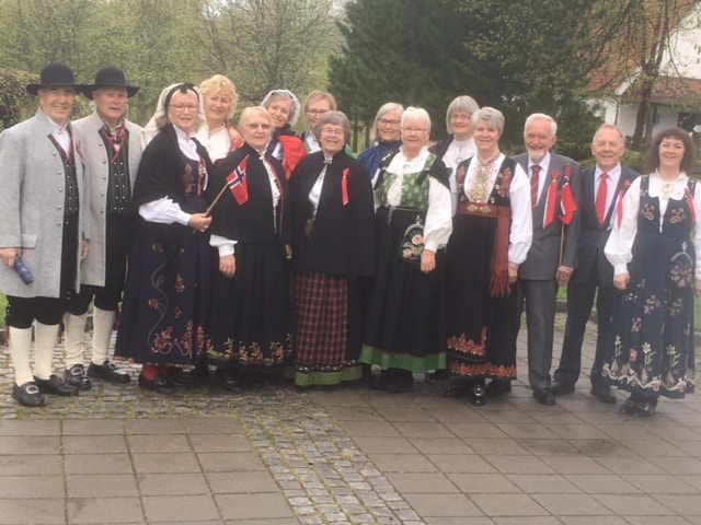 Sangkoret Tonleik opptrer