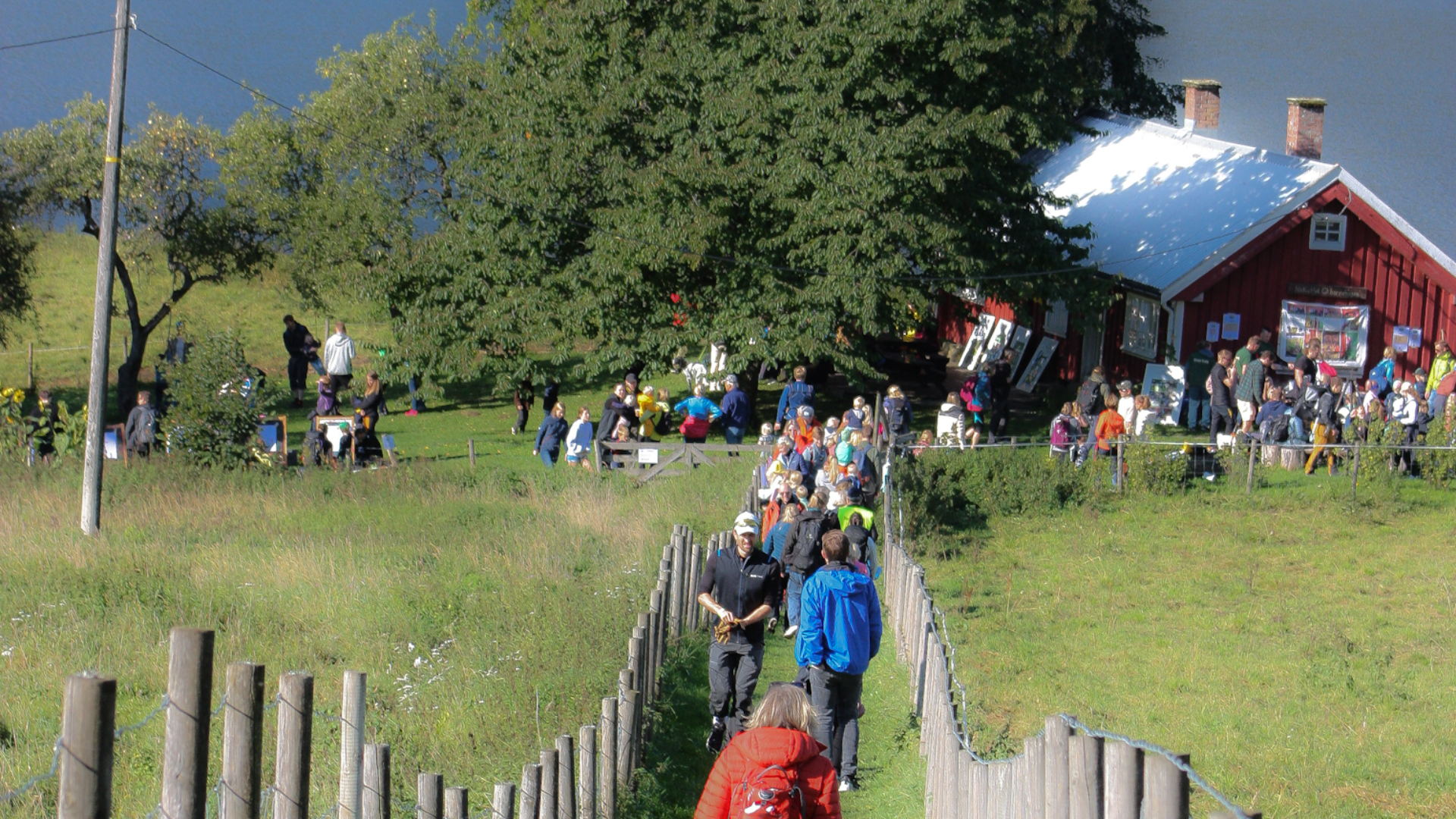 Mennesker på Tangen Semsvannet