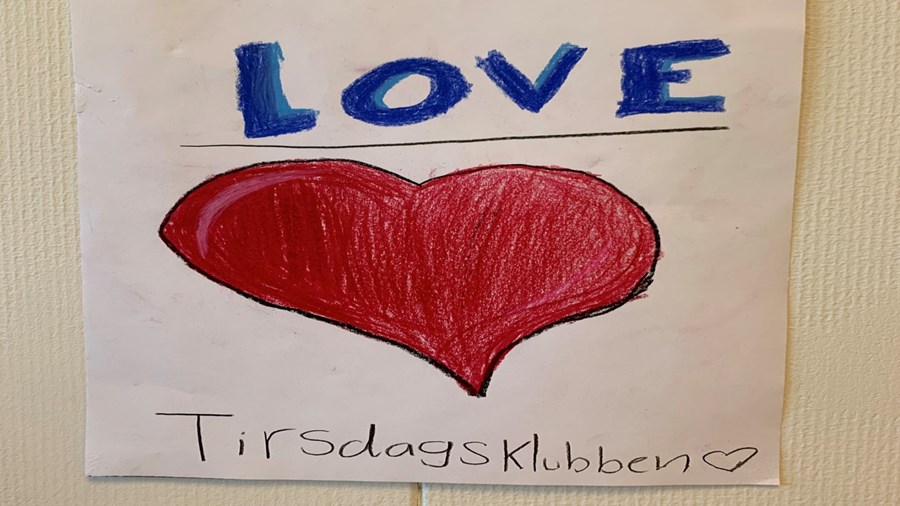 Bilde av tegning med hjerte og teksten "Love Tirsdagsklubben"