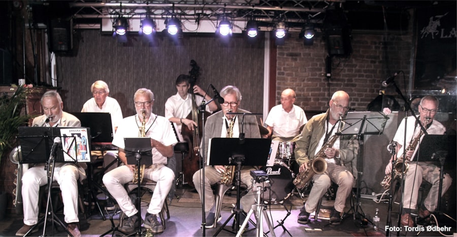 Five Shades of Sax orkester