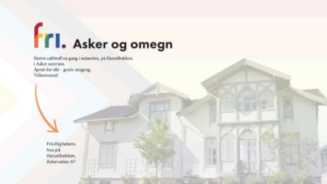 Regnbueflagg som ligger som et filter over fasaden på Hasselbakken; ett hvitt hus med to etasjer og flertalige vinduer