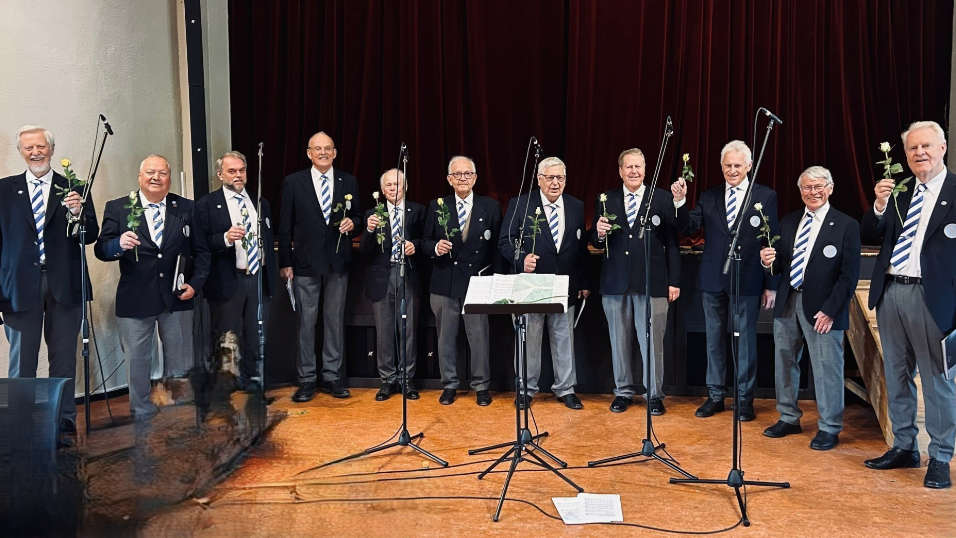 Asker mannskor med rose