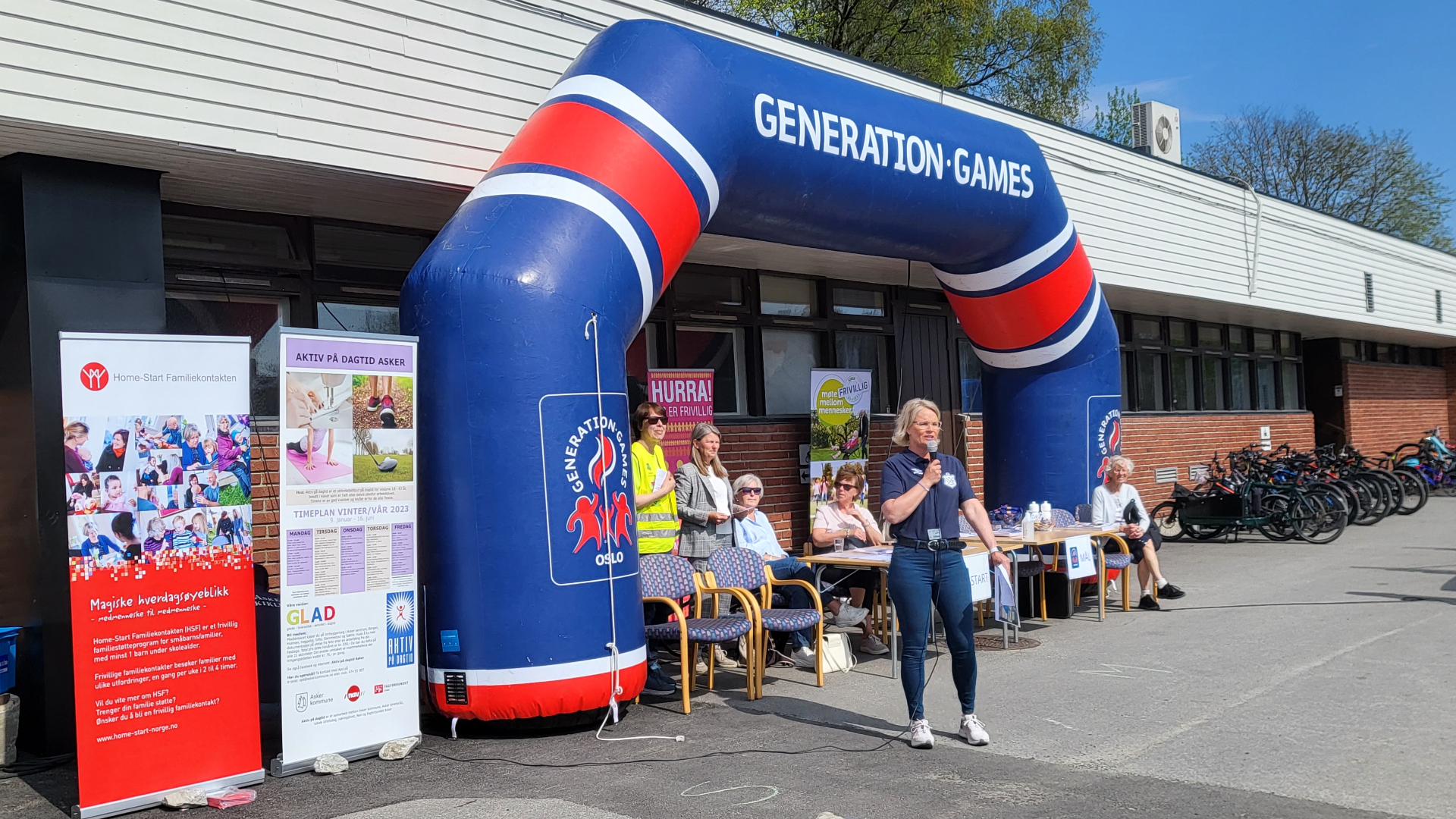 Asker Skiblubb v/leder Brita Sangolt informerer om reglene