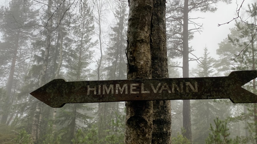 Skilt som viser til Himmelvann på Knivsfjellet i Hurum