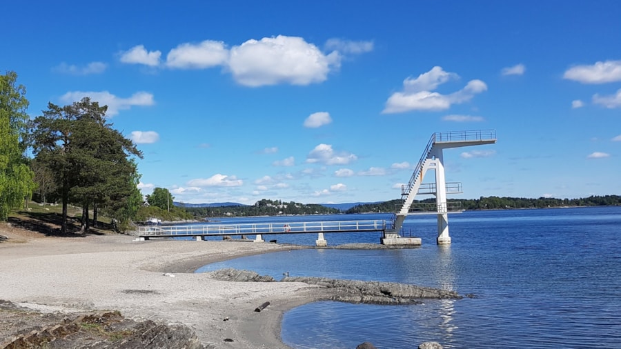 Strand med stupetårn