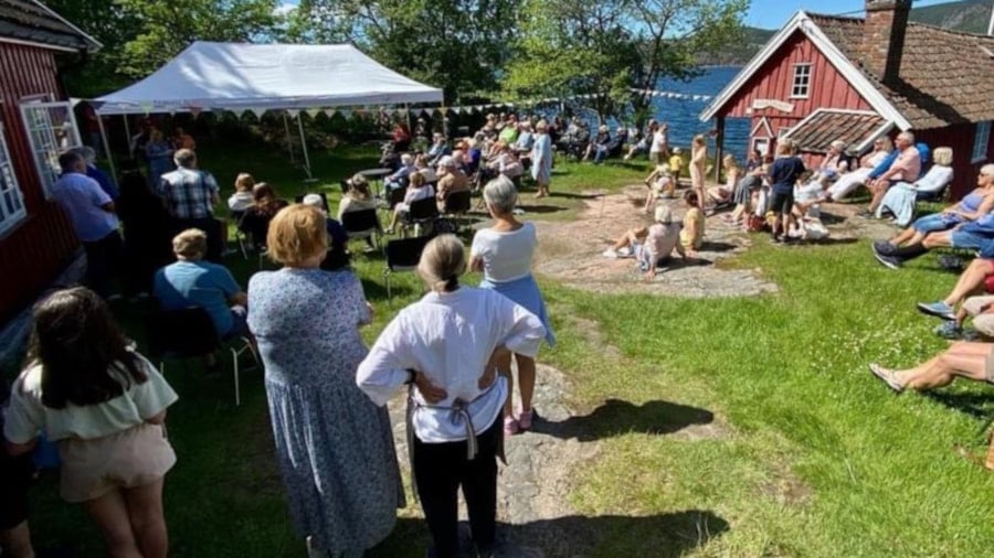 Utstillingsåpning i Støa