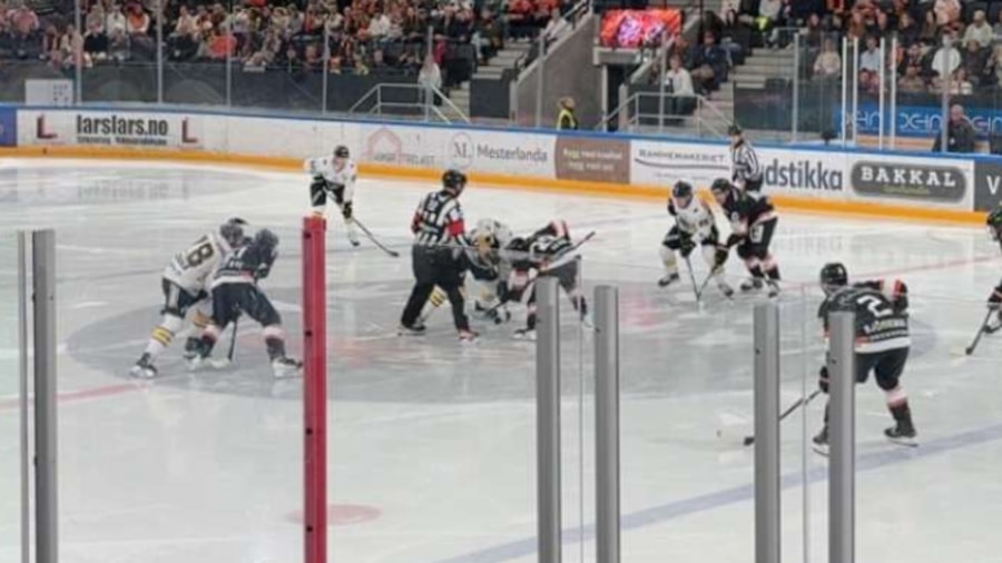 Bilde fra kampen mellom Frisk og Oilers